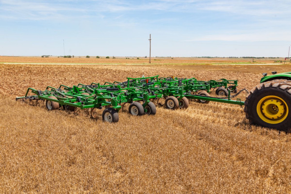 Great Plains | Vertical Tillage | Ultra-Chisel™ for sale at Wellington Implement, Ohio