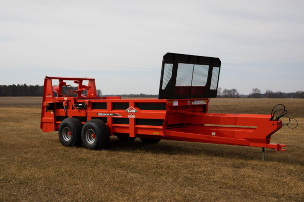 Kuhn | Hydraulic Push Manure Spreaders | HP 140 for sale at Wellington Implement, Ohio