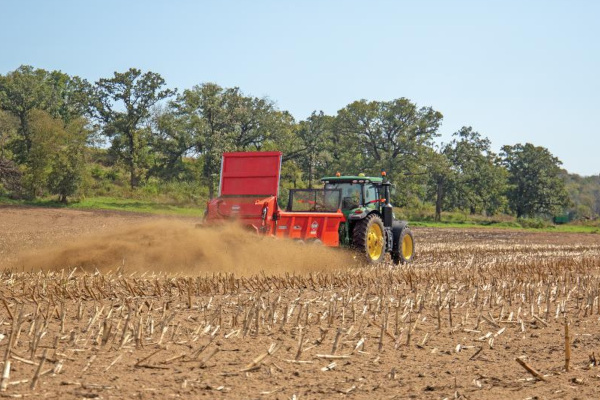 Kuhn | Apron Box Manure Spreaders | PS 250, 260, 270 & 280 for sale at Wellington Implement, Ohio