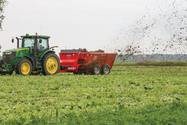 Kuhn SL 114 Trailer for sale at Wellington Implement, Ohio