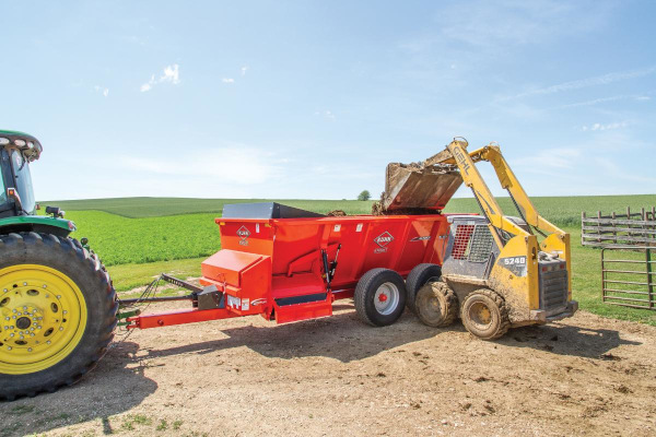 Kuhn SL 124 Trailer for sale at Wellington Implement, Ohio