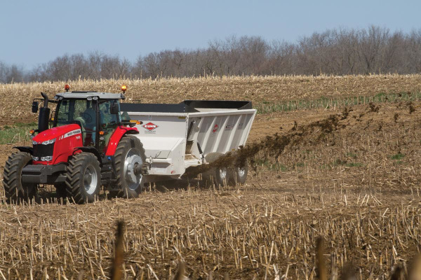 Kuhn SLC 132 Trailer for sale at Wellington Implement, Ohio