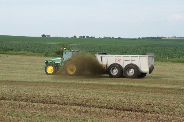 Kuhn SLC 150 Trailer for sale at Wellington Implement, Ohio