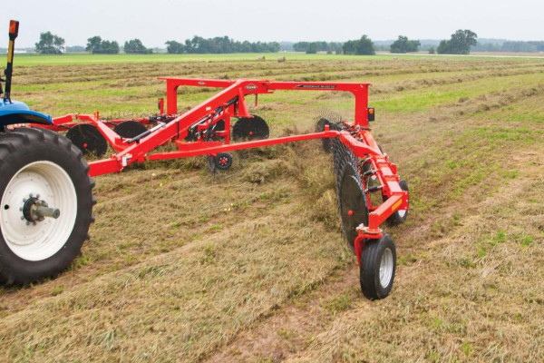 Kuhn | Rakes  | Wheel Rakes for sale at Wellington Implement, Ohio